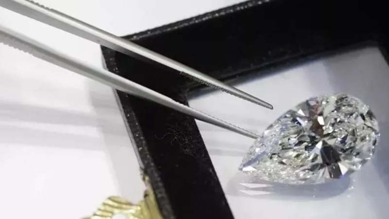 鉴别钻石的最简单方法